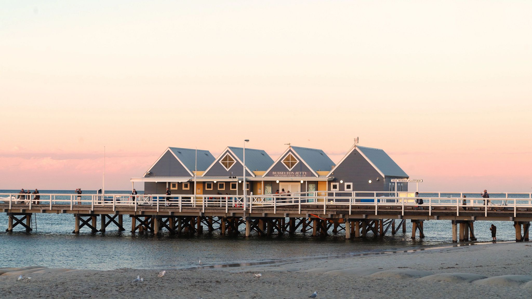 Tourism-Western-Australia-Busselton-jetty-Bunbury-133737-2.jpg Tourism-Western-Australia-Busselton-jetty-Bunbury-133737-2.jpg